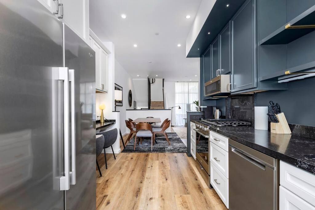 Spacious 4br Townhouse With Free Parking And Rooftop Appartamento *