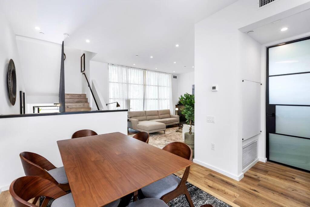 Appartamento Spacious 4br Townhouse With Free Parking And Rooftop *