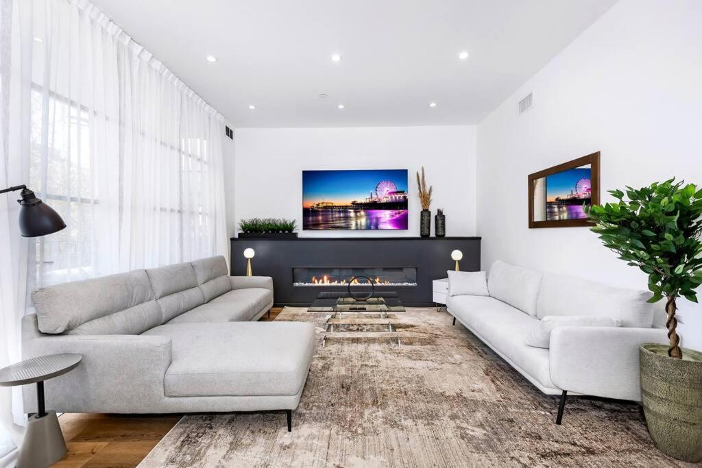 Spacious 4br Townhouse With Free Parking And Rooftop Appartamento Los Angeles
