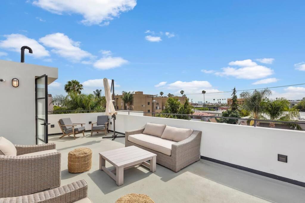 Spacious 4br Townhouse With Free Parking And Rooftop Appartamento *